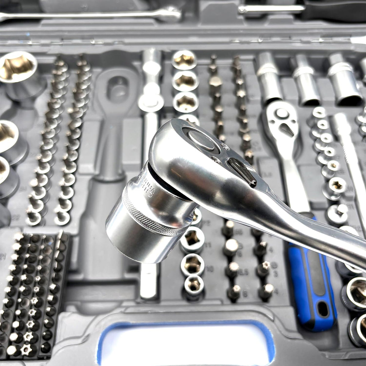 216 Pc Ratchet Socket Wrench Set N131