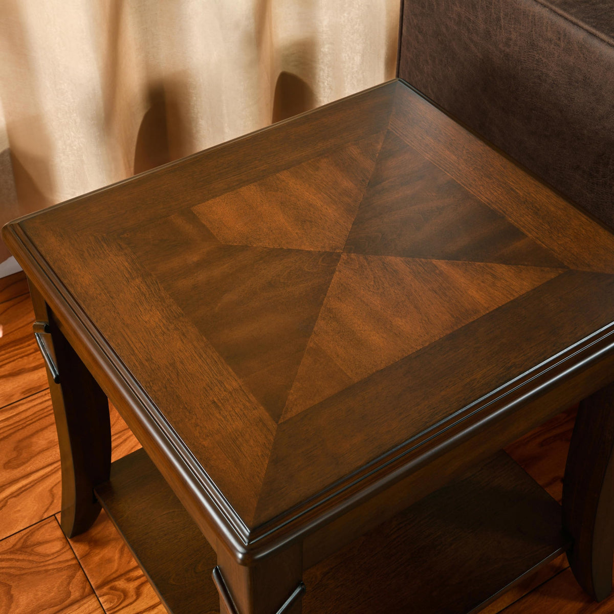 Solid Wood End Table with Storage Shelf M2672