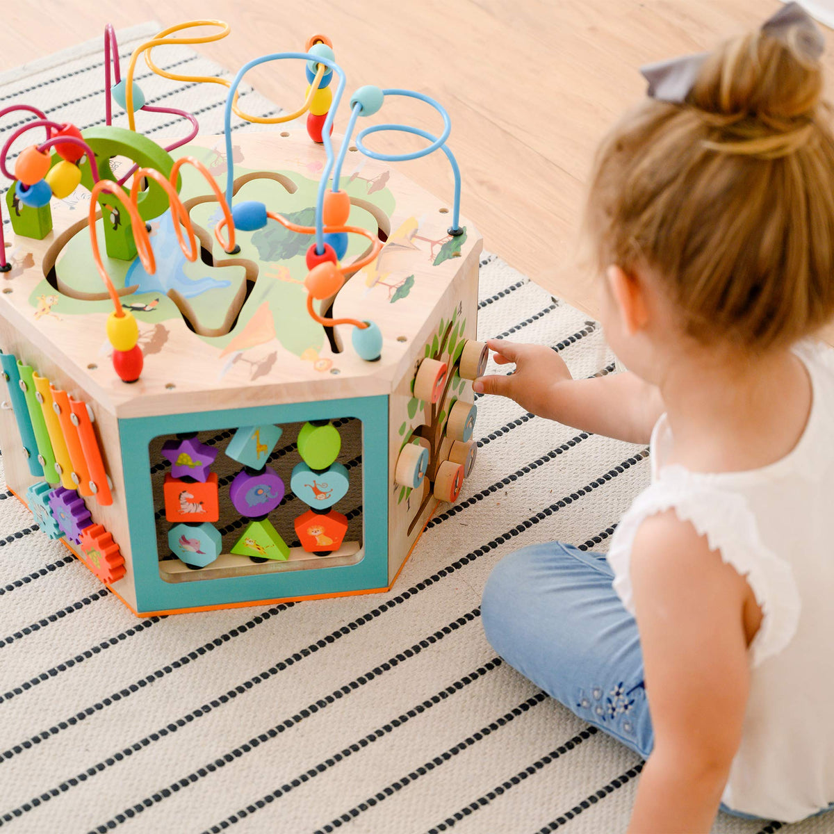 Wooden Activity Cube Station O410