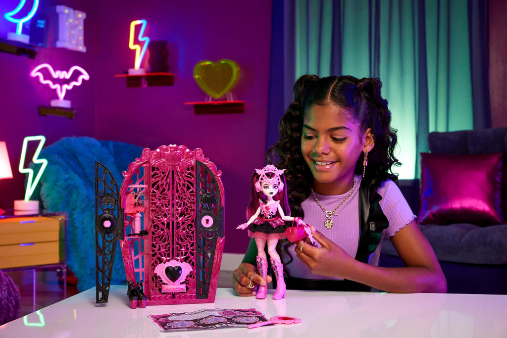 Doll & Accessories Set with Dress-Up Closet M9051